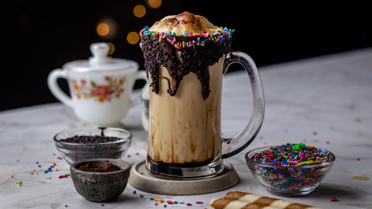 How To Make Cold Coffee At Home (Without A Coffee Machine)