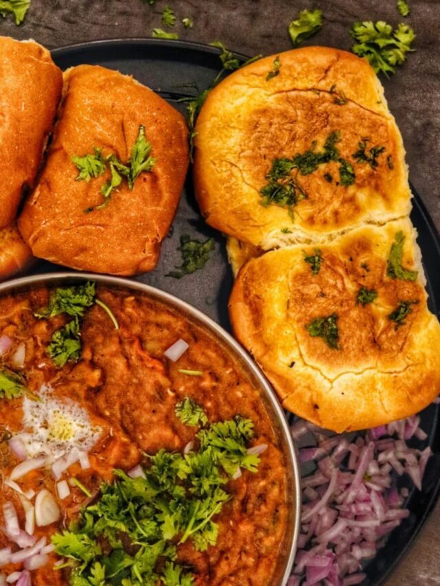 How to make delicious Pav Bhaji at home easily